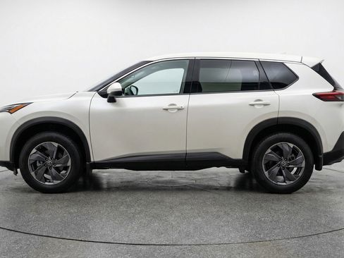 Used 2025 Nissan Rogue SV image 5