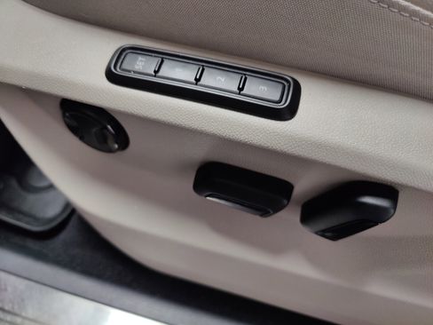 Certified 2023 Volkswagen Atlas SEL image 18