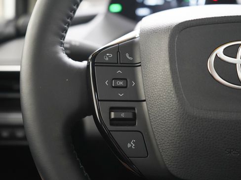 Used 2025 Toyota Prius AWD image 25