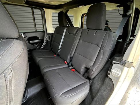 Used 2022 Jeep Wrangler Unlimited Sport AWD/4WD image 14