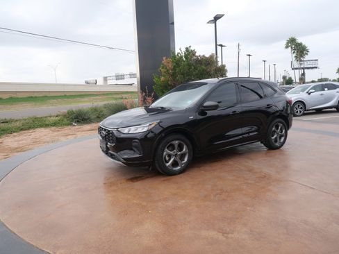 Used 2023 Ford Escape ST-Line w/ Tech Pack #1 image 5