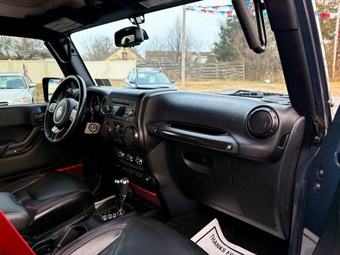 Used 2017 Jeep Wrangler Unlimited Rubicon image 29