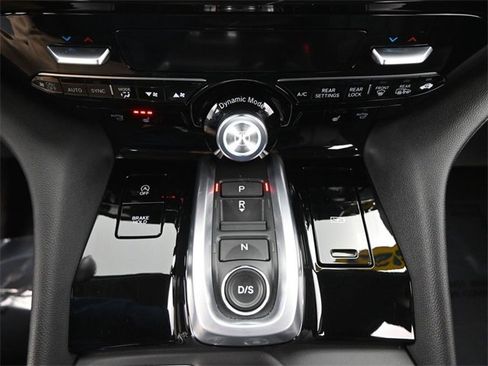 Used 2023 Acura MDX SH-AWD image 19