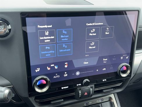 Used 2025 Lexus GX 550 image 25