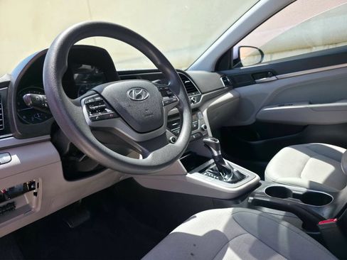 Used 2017 Hyundai Elantra SE FWD image 8