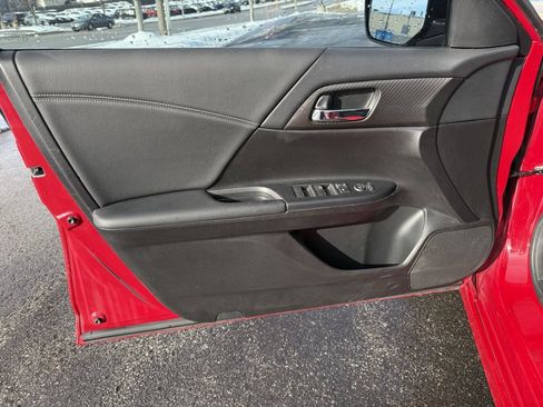 Used 2017 Honda Accord Sport image 16