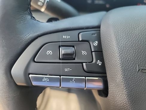 Used 2024 Cadillac XT4 Premium Luxury w/ Technology Package FWD image 21