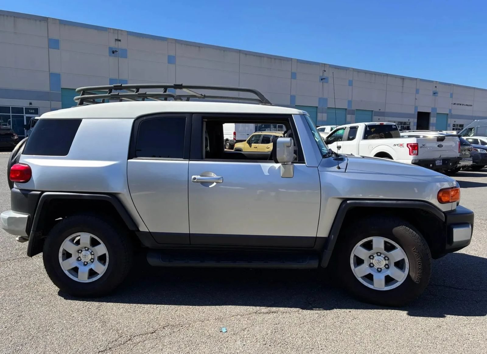Used 2007 Toyota FJ Cruiser 4WD w/ Upgrade Pkg 2 image 10