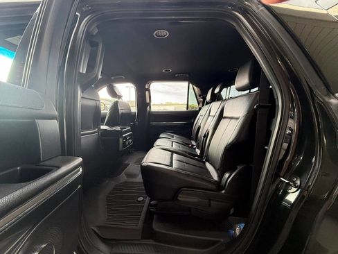 Used 2019 Ford Expedition Max XLT w/ Equipment Group 201A AWD/4WD image 9