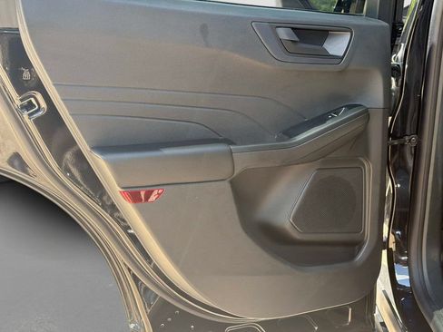 Used 2022 Ford Escape SE w/ SE Sport Appearance Package AWD/4WD image 13