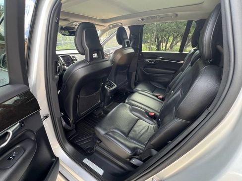 Used 2018 Volvo XC90 T6 Momentum w/ Convenience Package image 32