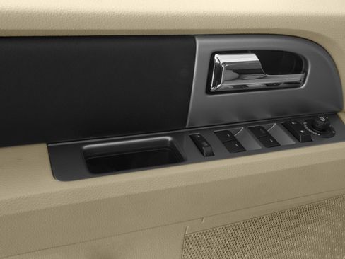 Used 2016 Ford Expedition EL XLT image 14