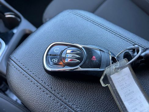 Used 2025 Buick Encore GX Preferred image 21