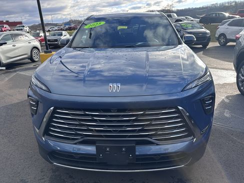 Used 2025 Buick Enclave Preferred image 6