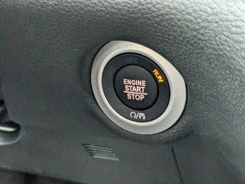 New 2026 Chrysler Pacifica Select FWD image 27