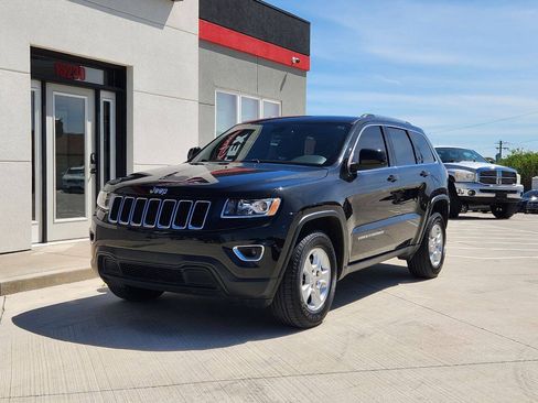 Used 2016 Jeep Grand Cherokee Laredo w/ Quick Order Package 23E AWD/4WD image 2