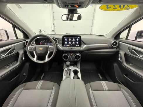 Used 2024 Chevrolet Blazer LT w/ Convenience Package FWD image 3