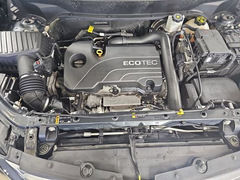 Used 2020 Chevrolet Equinox Premier FWD image 36