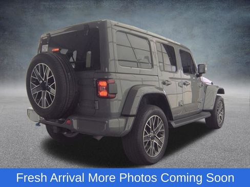 Used 2023 Jeep Wrangler Unlimited Sahara AWD/4WD image 6