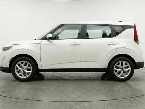 Used 2025 Kia Soul LX w/ LX Technology Package image 5