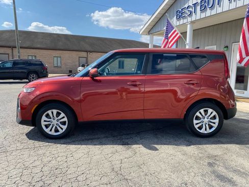 Used 2020 Kia Soul LX FWD image 4