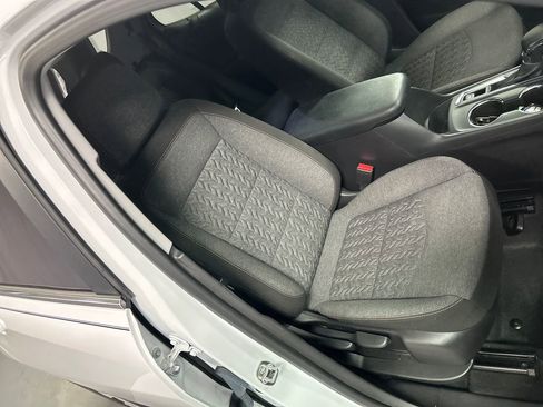 Used 2024 Chevrolet Equinox LT image 25