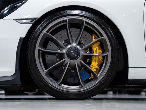 Used 2015 Porsche 911 GT3 RWD image 12