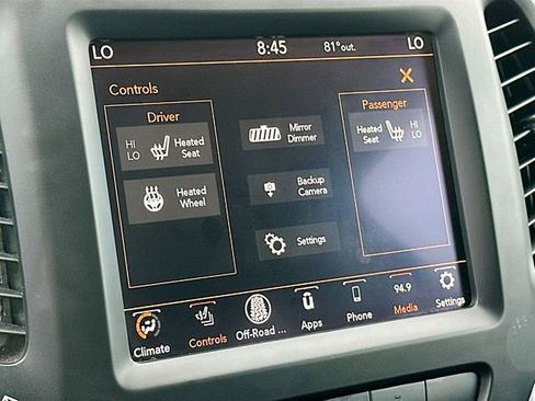 Used 2023 Jeep Cherokee Altitude Lux image 19