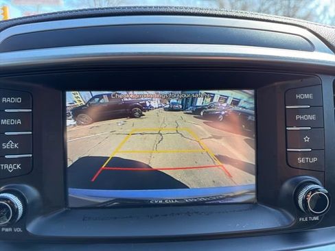 Used 2020 Kia Sorento FWD V6 image 17