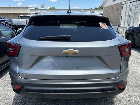 Used 2024 Chevrolet Trax LS w/ Driver Confidence Package FWD image 13