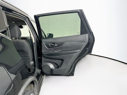 Used 2020 Nissan Rogue SV FWD image 29