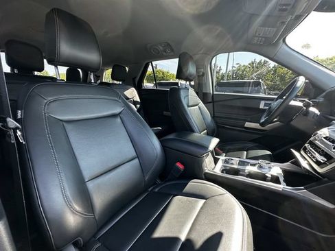 Certified 2023 Ford Explorer XLT w/ Equipment Group 202A AWD/4WD image 34