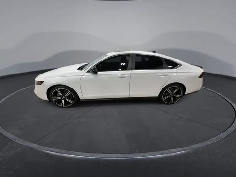 Used 2023 Honda Accord Sport image 5