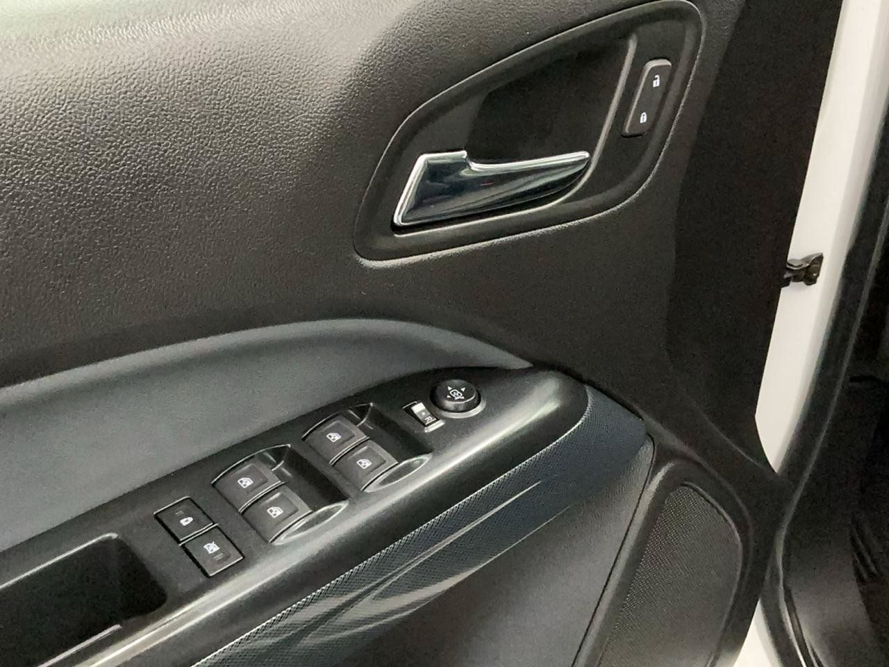 Used 2019 Chevrolet Colorado Z71 AWD/4WD image 14