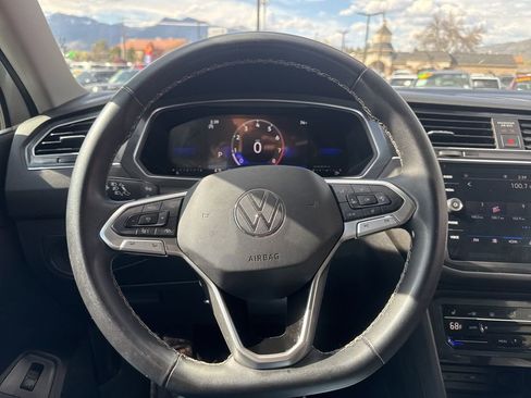 Used 2023 Volkswagen Tiguan SE FWD image 16