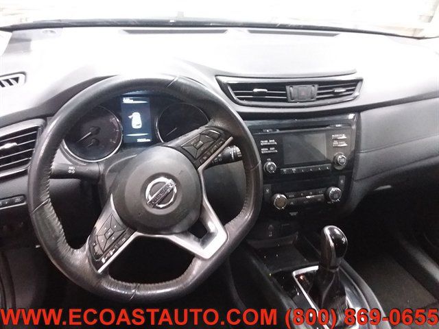 Used 2017 Nissan Rogue SV FWD image 11