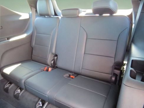 Certified 2026 Chevrolet Traverse LT FWD image 16