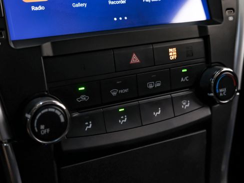 Used 2016 Toyota Camry SE FWD image 25
