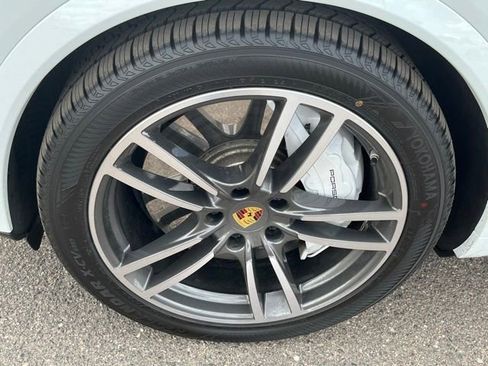 Used 2020 Porsche Cayenne Turbo AWD/4WD image 10