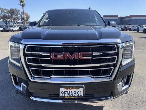 Used 2022 GMC Yukon XL SLT image 2