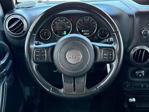 Used 2018 Jeep Wrangler Unlimited Sport S AWD/4WD image 14