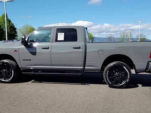 New 2026 RAM 3500 Laramie AWD/4WD image 5