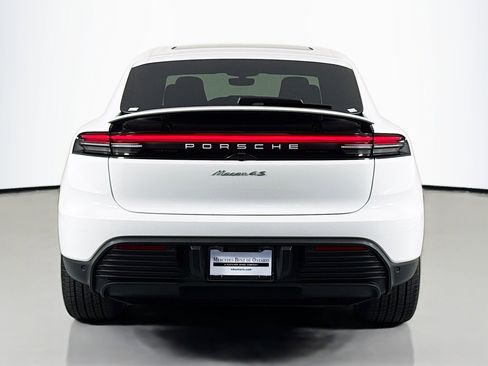 Used 2025 Porsche Macan 4S Electric AWD/4WD image 3