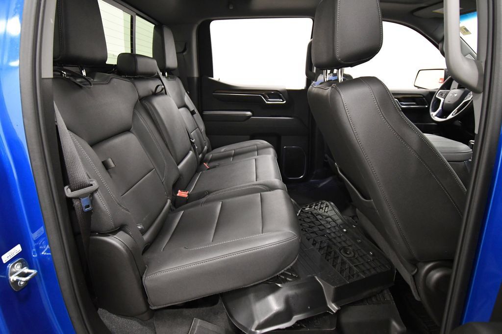 Used 2024 Chevrolet Silverado 1500 RST AWD/4WD image 18