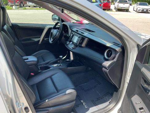 Used 2014 Toyota RAV4 Limited w/ Technology Package AWD/4WD image 43