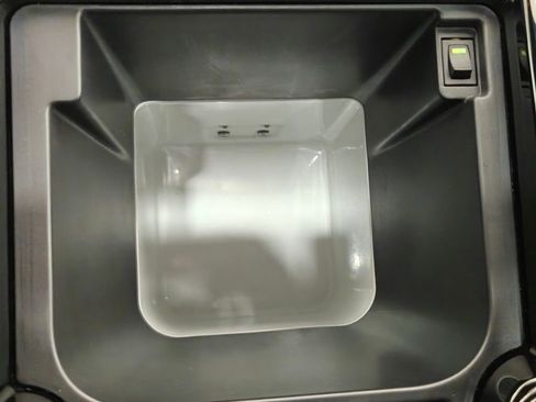 Used 2020 Land Rover Discovery HSE Luxury image 15