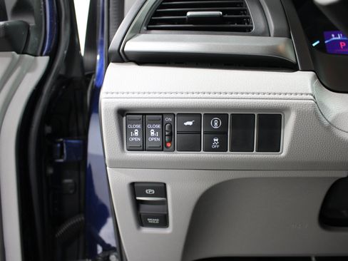Used 2024 Honda Odyssey EX-L image 9