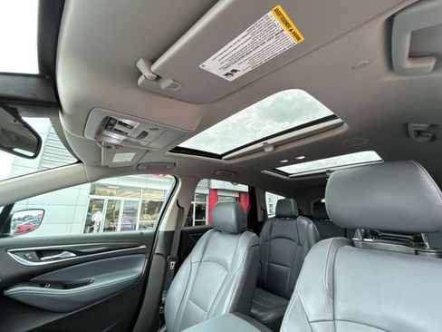 Used 2018 Buick Enclave Premium w/ Experience Buick Package AWD/4WD image 38