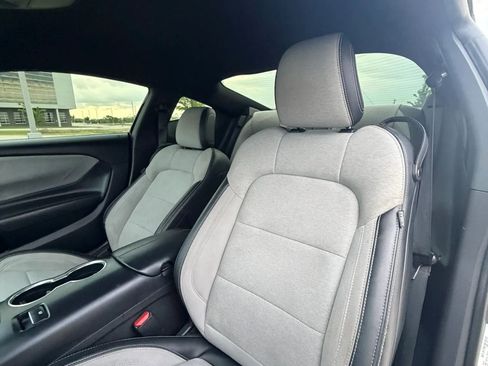 Used 2024 Ford Mustang Coupe image 27