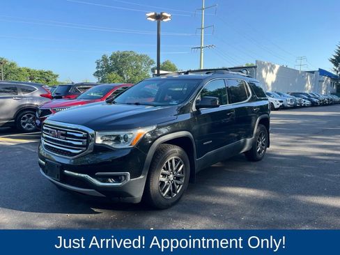 Used 2017 GMC Acadia SLT AWD/4WD image 3